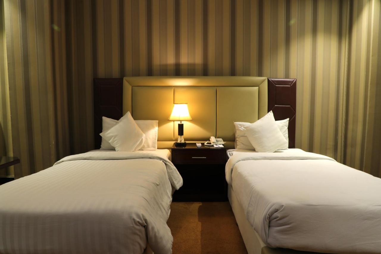 Rachna Hotel Gujranwala エクステリア 写真