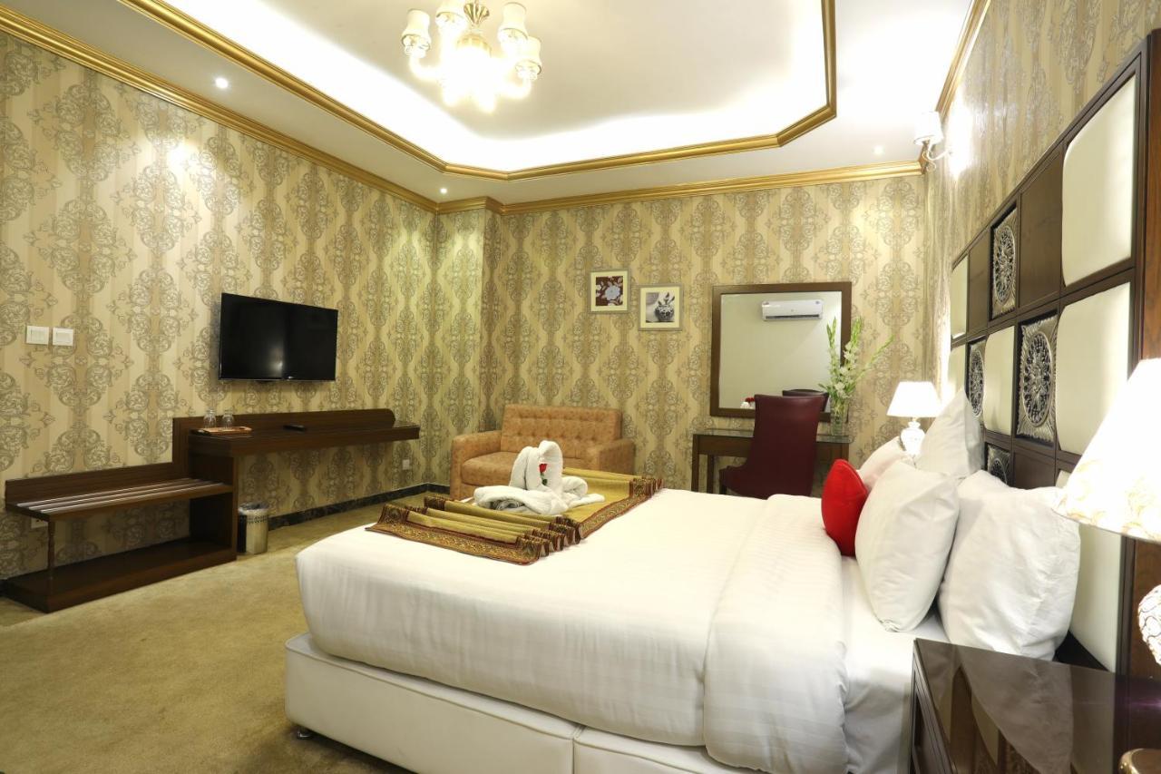 Rachna Hotel Gujranwala エクステリア 写真