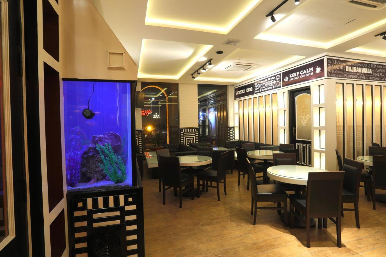 Rachna Hotel Gujranwala エクステリア 写真